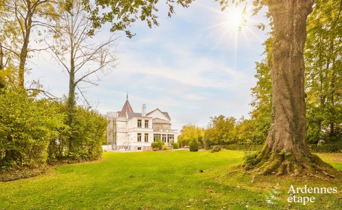 Spacious loft in Chimay for 14 people with 6 bedrooms and bathrooms, jacuzzi and private garden