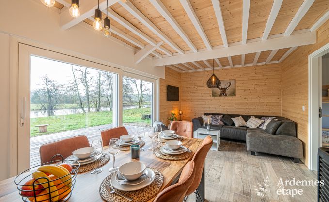 Charming chalet for 5 on the bank of the Semois in Chiny, Gaume