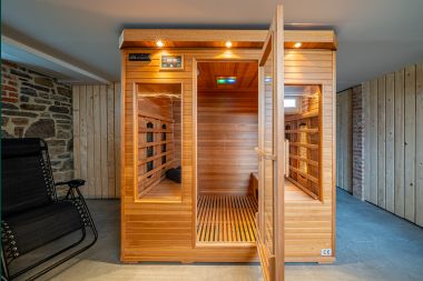 Luxury holiday home in Ciney: house for 8 people with indoor pool, sauna, and private garden