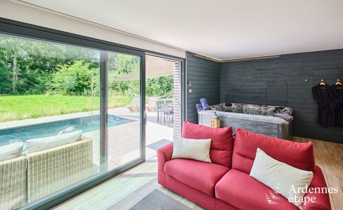 Luxurious holiday home for 4 people with swimming pool, sauna and jacuzzi in Ciney