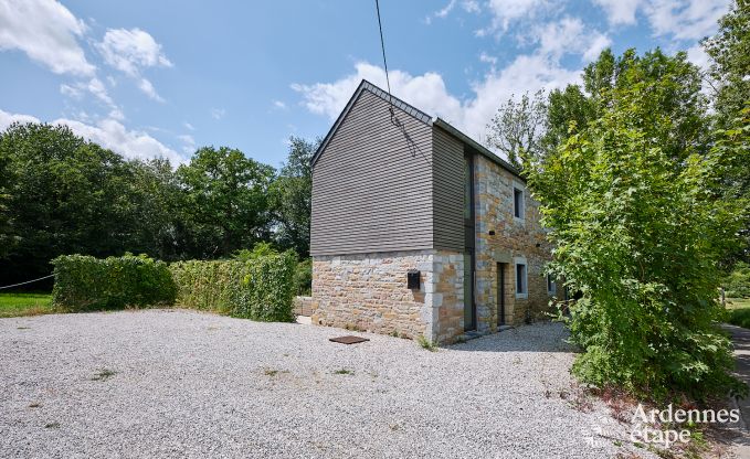 Luxurious holiday home for 4 people with swimming pool, sauna and jacuzzi in Ciney