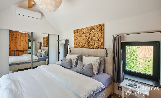 Luxurious holiday home for 4 people with swimming pool, sauna and jacuzzi in Ciney