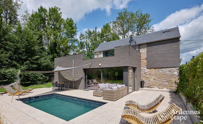 Luxurious holiday home for 4 people with swimming pool, sauna and jacuzzi in Ciney