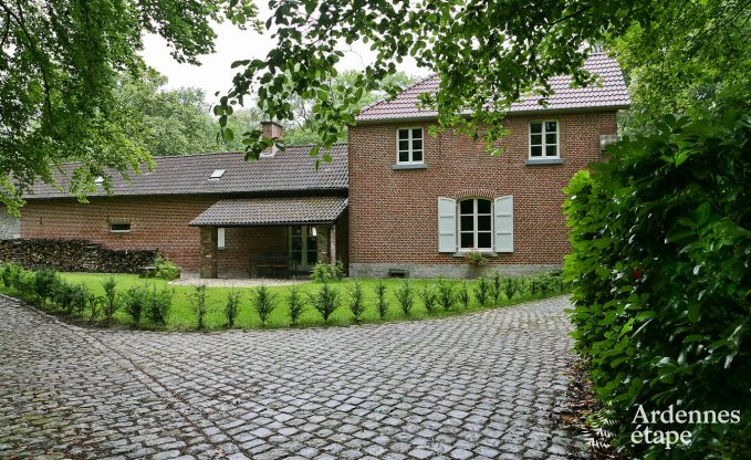 Cozy holiday home for 4 people in Ciney with private garden and wood stove