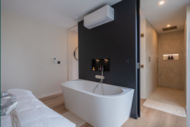 Charming house for 2 people in Clavier with bedroom, bathroom, jacuzzi and private garden