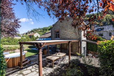 Holiday cottage in Comblain for 8 persons in the Ardennes