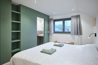 Modern holiday home in the center of Coo for 4 people with private garden and terrace