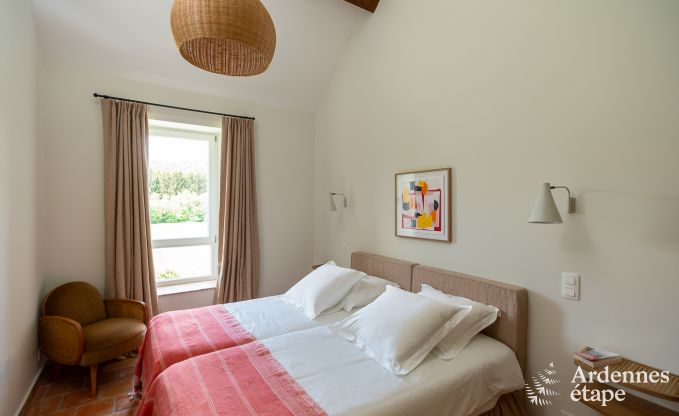 Chalet in Couvin for 8 people: comfortable holiday home with sauna and panoramic view