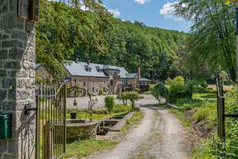 Idyllic holiday house in Couvin for 4 people in the Ardennes