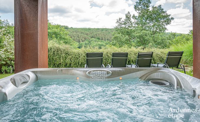 Holiday home with pool for 10-14 people to rent in the Ardennes (Daverdisse)