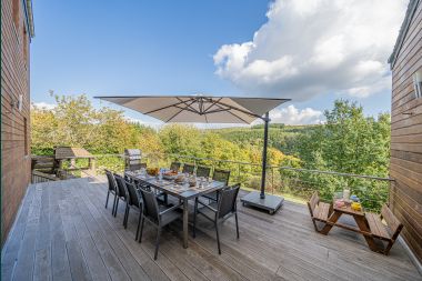 Spacious holiday villa in Daverdisse for 14 people with 5 bedrooms and bathrooms, wellness facilities and private garden