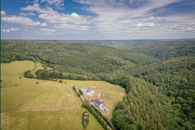 Luxury villa Daverdisse, 10 bedrooms, 9 bathrooms, swimming pool, jacuzzi, sauna, playroom, near forest and river