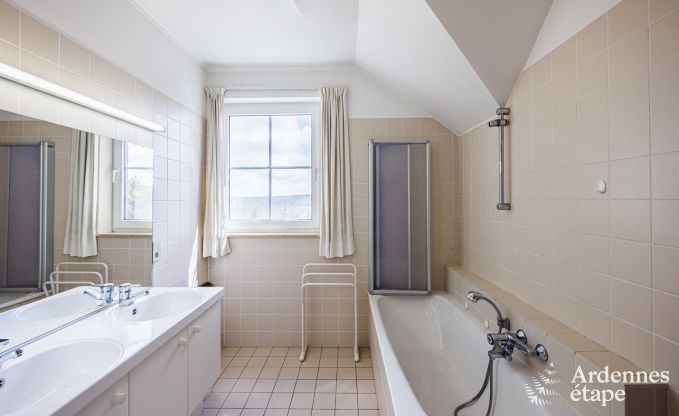 Holiday cottage in Daverdisse for 13/14 persons in the Ardennes