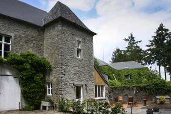 Gite for 6 people in an active castle-farm in Dinant