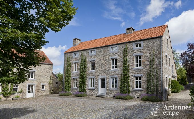 Holiday cottage in Dinant for 14 persons in the Ardennes