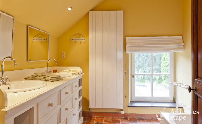 Holiday cottage in Dinant for 14 persons in the Ardennes