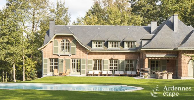 Spacious holiday home with swimming pool in Dinant, Ardennes