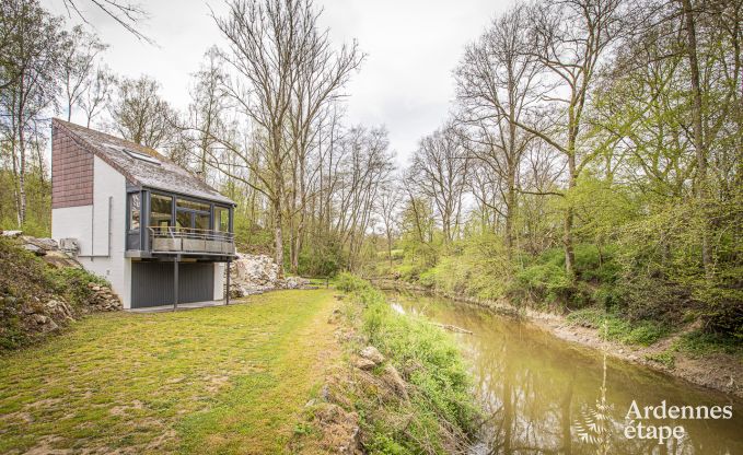 Waterfront chalet for rent for 2-3 persons in the Ardennes (Doische)