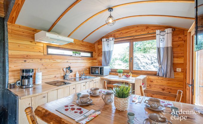 Unique holiday home in a caravan for 2-4 guests for rent in the Ardennes