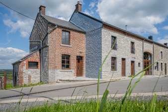 Holiday home in the Ardennes for 9 people, Doische