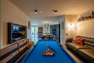 Spacious cottage in Durbuy (Heyd) for 14 people with 5 bedrooms, 5 bathrooms, sauna and garden