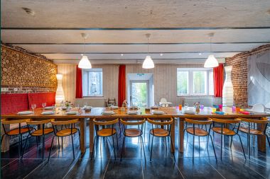 Holiday home in Drubuy (Méan), Ardennes, 7 bedrooms, 3 bathrooms, 19 people, private garden, children's and leisure facilities