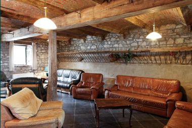 Holiday home in Durbuy: 32 people, 12 bedrooms, private garden, heart of the Belgian Ardennes