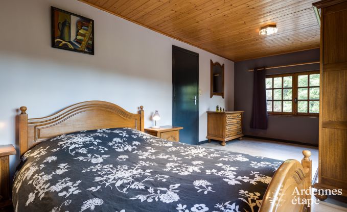 Chalet for 4 persons close to Durbuy with Jacuzzi