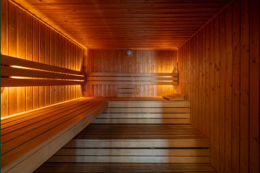 Chalet in Durbuy for 12 people with jacuzzi, sauna, wood stove and swimming pool