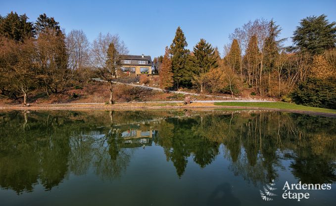 Luxury villa for 10 guests with pool and pond close to Durbuy
