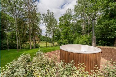 Spacious villa for 8 people in Durbuy with sauna, hot tub and private garden