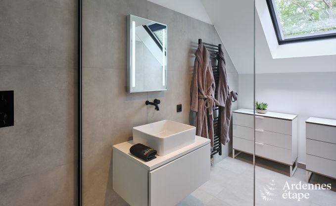 Luxevilla in Durbuy for 8 people with jacuzzi, sauna, covered terrace and private garden