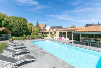 Luxury villa with pool for 11 people in Durbuy