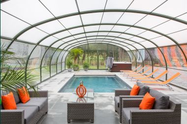 Luxury villa in Durbuy: accommodation for 15 people with pool, spa, and nature in the Ardennes