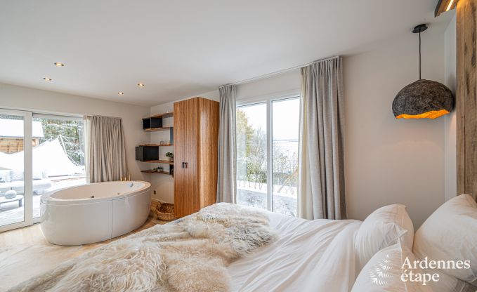Luxury villa in Durbuy: enjoy wellness, art and nature for 8 people