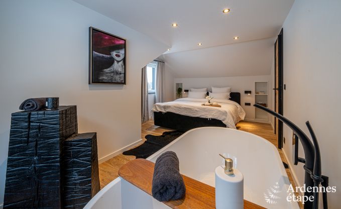 Luxury villa in Durbuy: enjoy wellness, art and nature for 8 people
