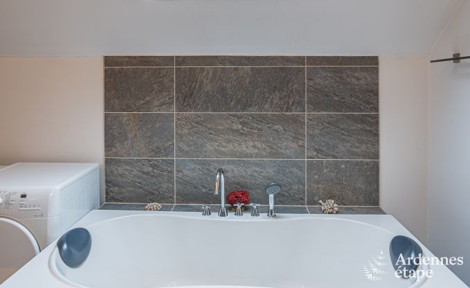 Holiday cottage in Erez�e for 6/8 persons in the Ardennes