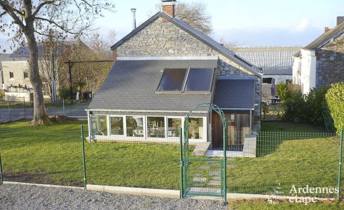 Holiday cottage with character and nice veranda for 4 pers. in Erezée