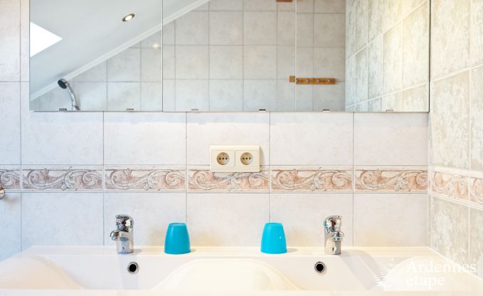 Holiday cottage in Erez�e (Soy) for 20 persons in the Ardennes