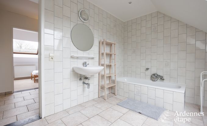 Holiday home in Erez�e for 20 athletes in the Ardennes