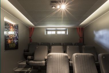 Castle in Erezée for 12/15 persons in the Ardennes