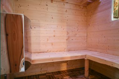 Spacious house for 12 people in Erezée, 6 bedrooms, sauna, jacuzzi, game room, Ardennes