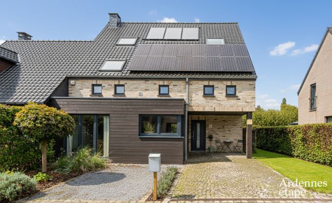 Comfortable house for 7 people in Eupen with 4 bedrooms, modern kitchen, private terrace and garden