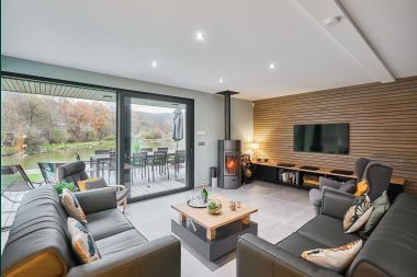 Beautiful holiday home, surrounded by nature, for 10 people in Fauvillers