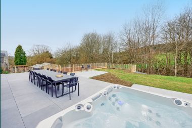 High-end villa in Ferrières Ardenne, 15 people, 7 bedrooms, spa, heated pool, private garden, adapted equipment