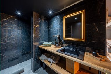 Luxury romantic home for 2 people in Sainte-Cécile, with sauna and jacuzzi