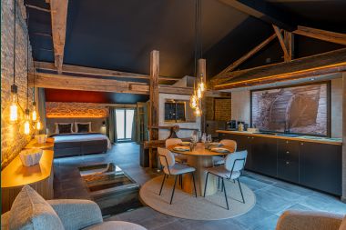 Luxury romantic home for 2 people in Sainte-Cécile, with sauna and jacuzzi