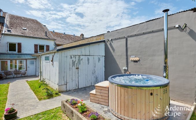 Charming holiday home for 8 people in Florenville with 4 bedrooms, wellness and play tower on the Semois