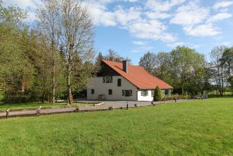 Holiday home for 12 people in Francorchamps in the province of Liège