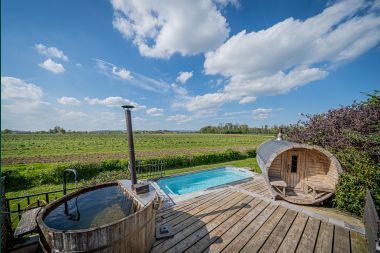 Holiday cottage in Frasnes-lez-Anvaing for 16/17 persons